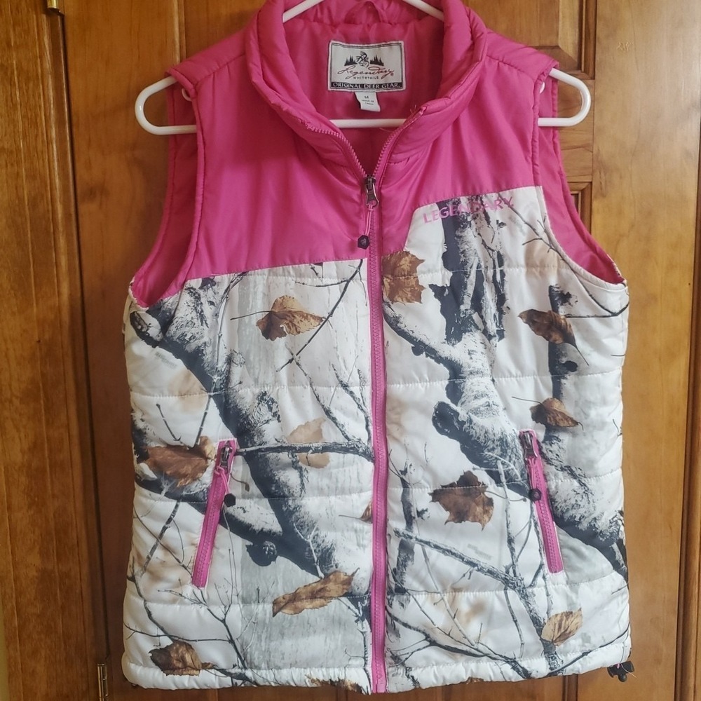 Legendary Whitetails Women's Camo Puffer Vest Pink Trim Size M  Full Zip Outdoor
